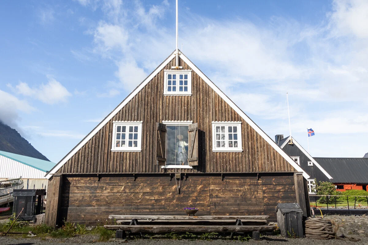 façade en bois du musée de l'histoire des fjords