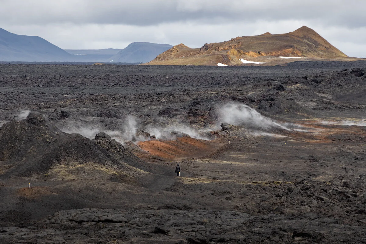paysage volcanique avec fumerolles