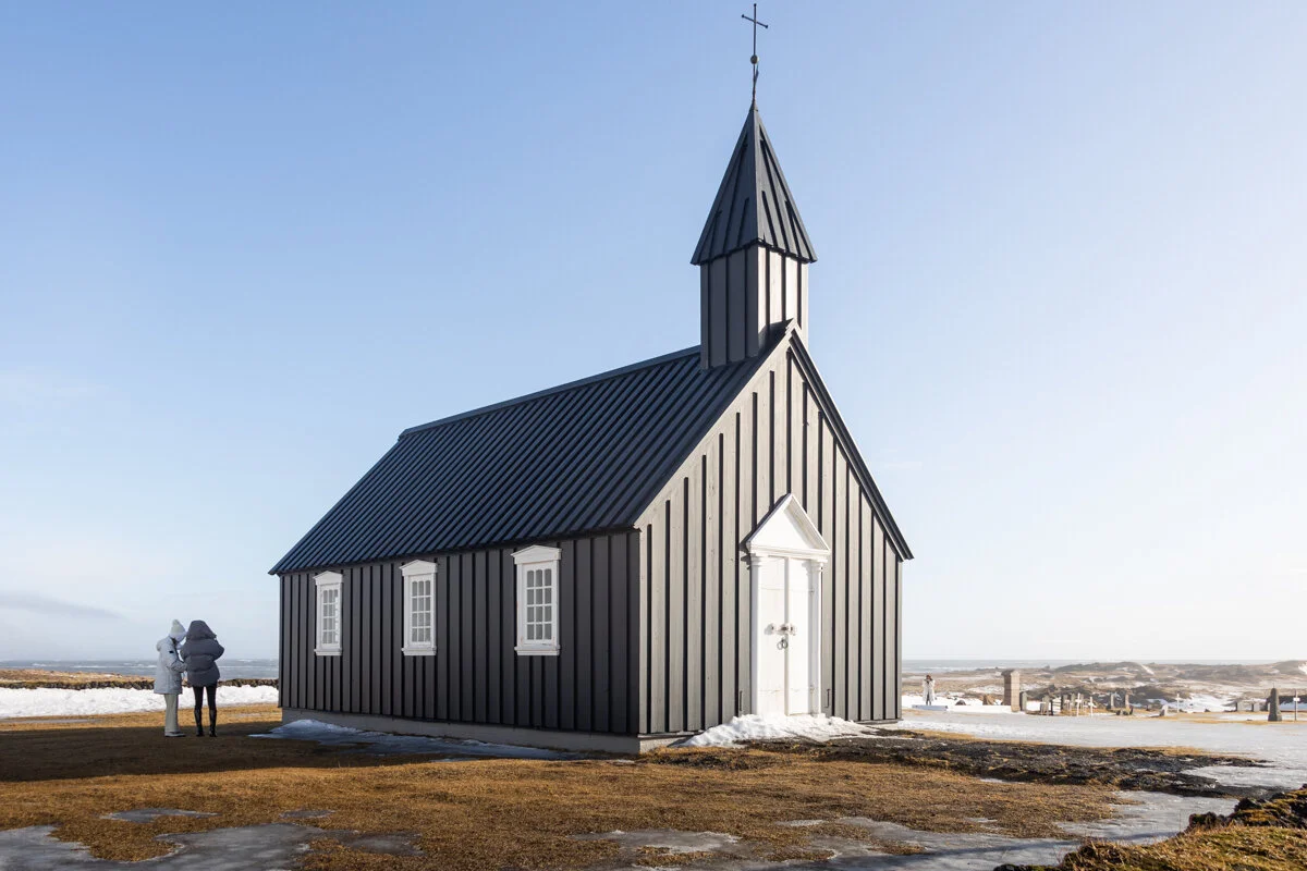 église noire et blanche