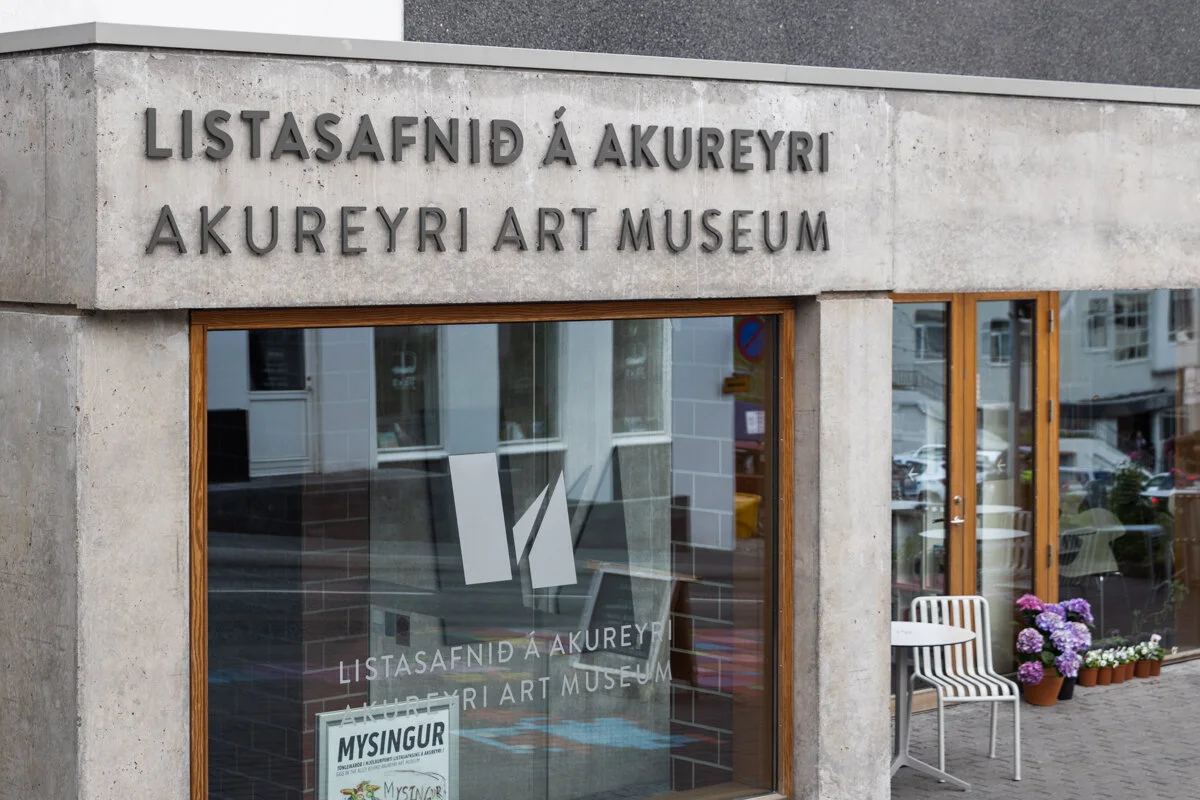 façade d'un musée d'art